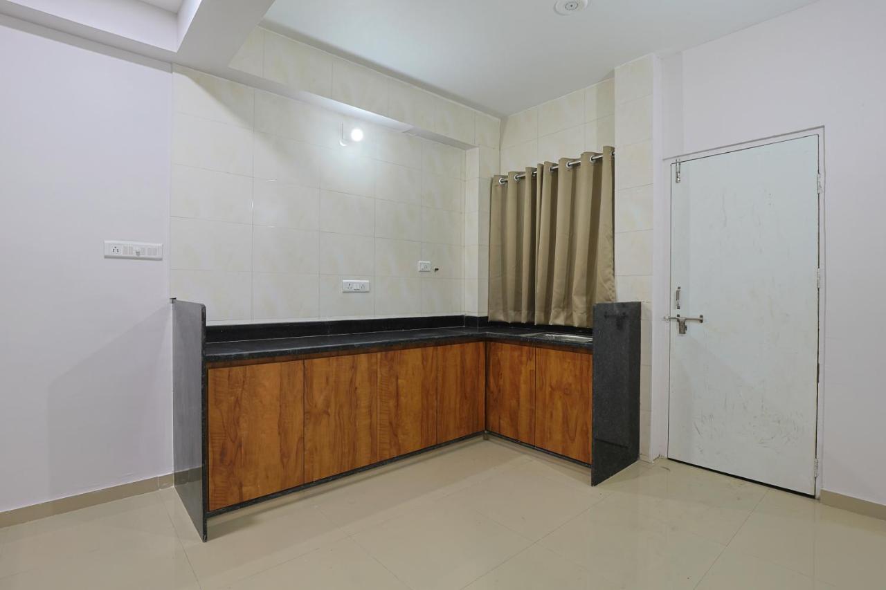 Hotel Monville Group Vadodara Buitenkant foto