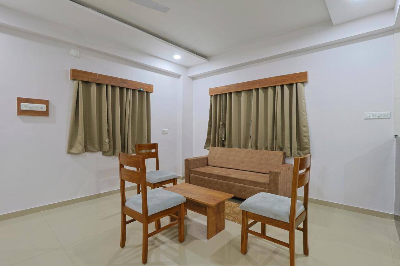 Hotel Monville Group Vadodara Buitenkant foto