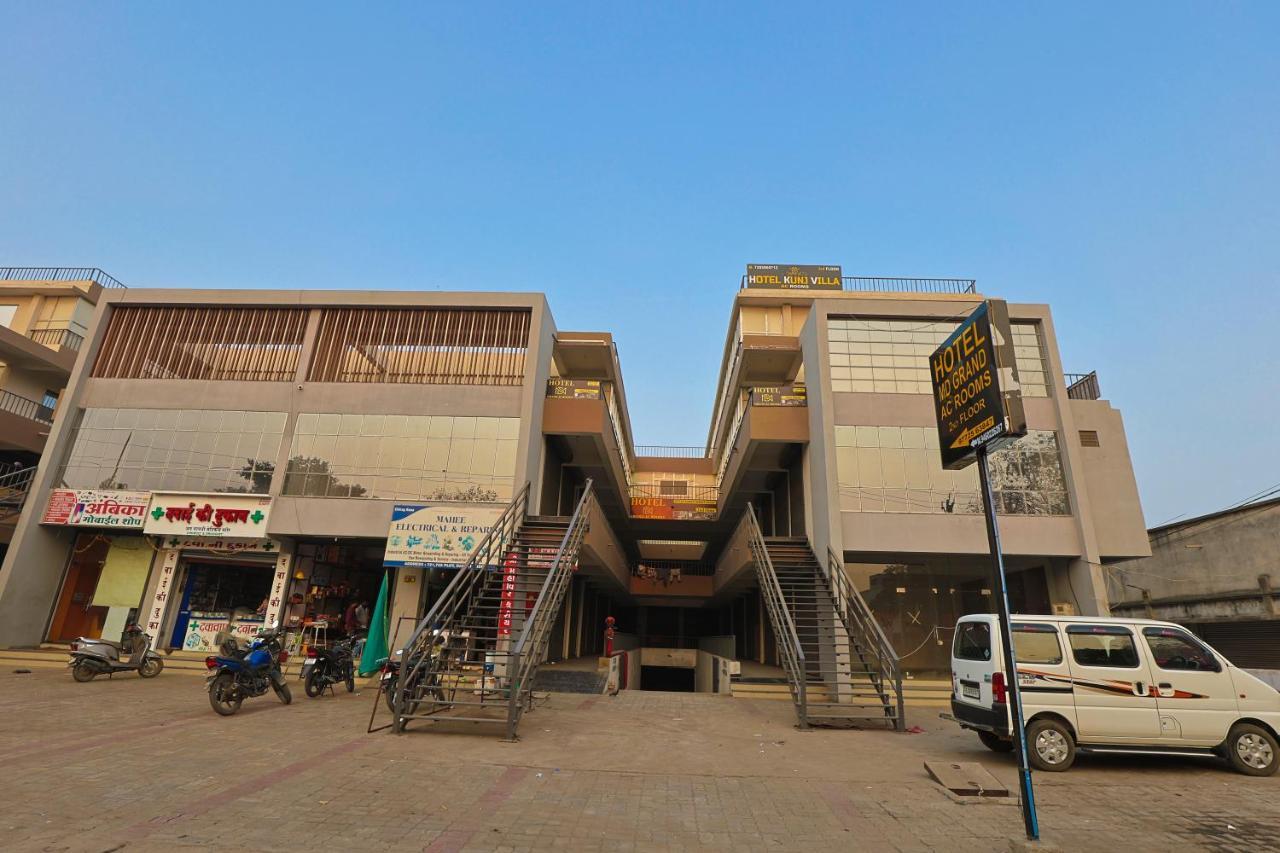 Hotel Monville Group Vadodara Buitenkant foto